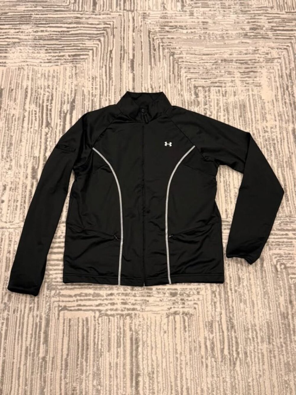 Under Armour women’s medium black/white jacket
